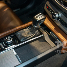 Удобный аксессуар для беспроводного заряда мобильного устройства в автомобилях Volvo с ОЕМ дизайном