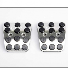 Тюнинг салона Киа Соул - алюминиевые накладки на педали - от компании Better Grip.