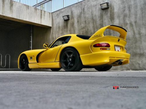Dodge_Viper_Hennessey_tuning_2