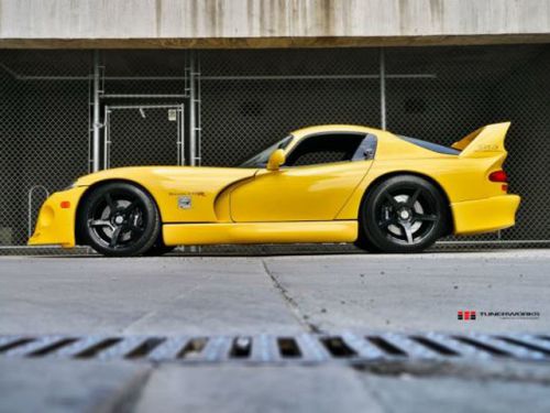 Dodge_Viper_Hennessey_tuning_1