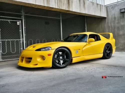 Dodge_Viper_Hennessey_tuning