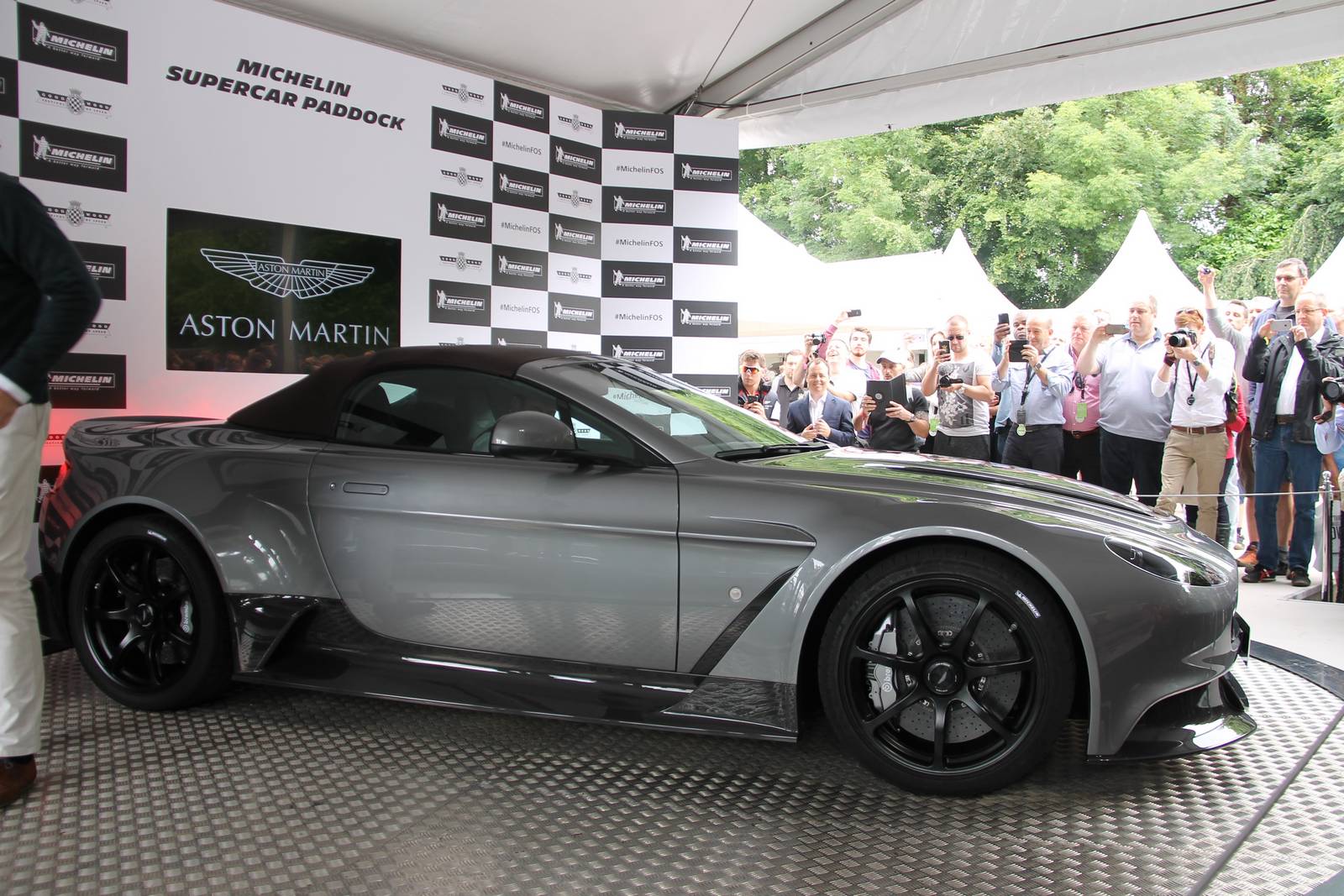 Aston Martin показал на Фестивале скорости Vantage GT12 Roadster
