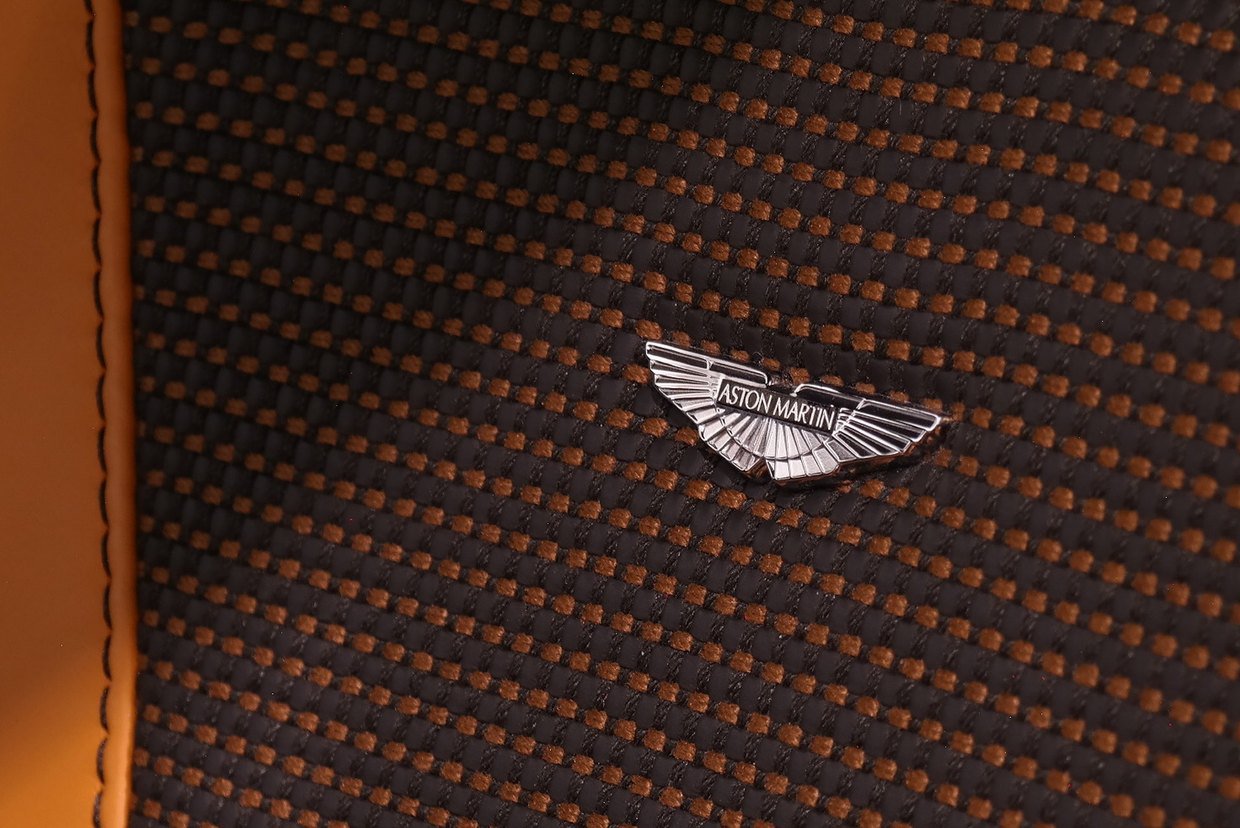 Aston Martin One-77 выставлен на продажу за 2,1 млн в Голландии