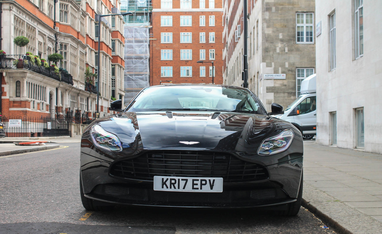 Ожидается, что версия V8 последнего GT Aston Martin появится в этом году.