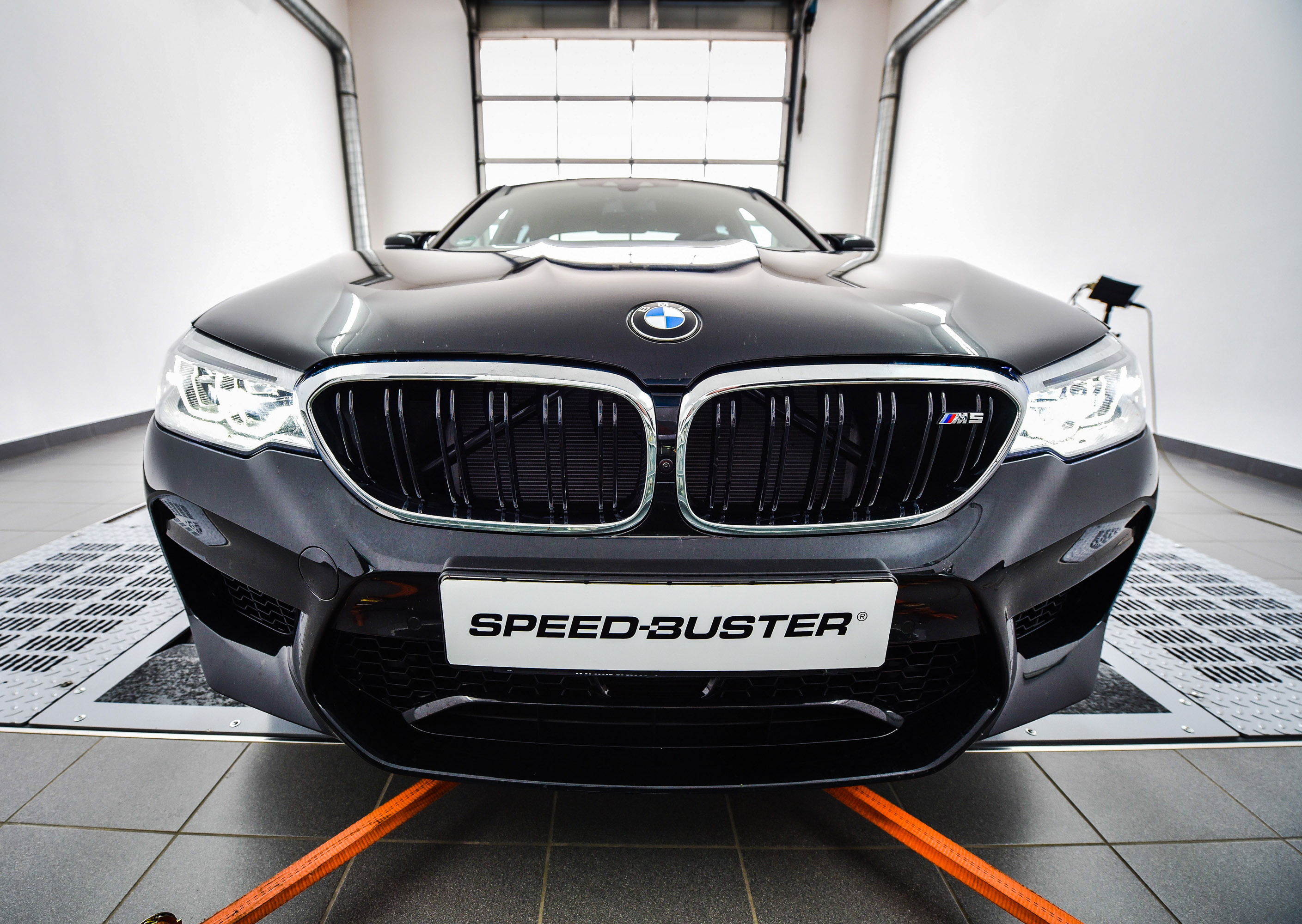 Команда Speed-Buster обновляет спортивную модель BMW F90