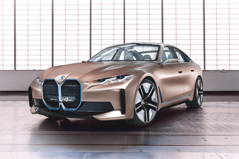 «В следующем году мы запустим первый аккумуляторно-электрический автомобиль M в сегменте производительности, основанный на i4», - сказал он. «Также мы работаем над гибридными электрифицированными характеристиками и высокопроизводительными автомобилям