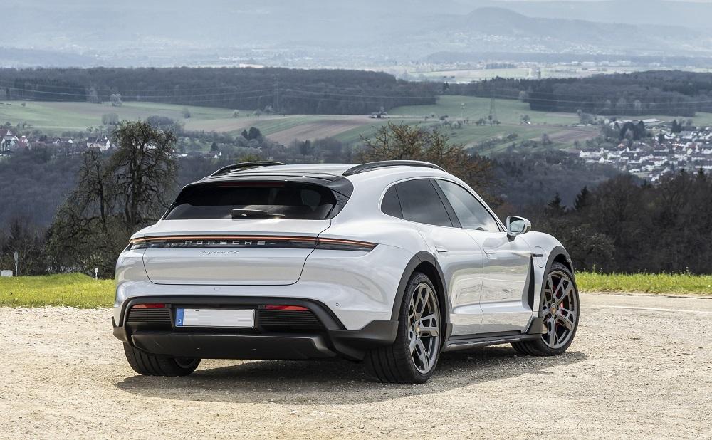 Новый электрический внедорожник Porsche составит конкуренцию BMW iX