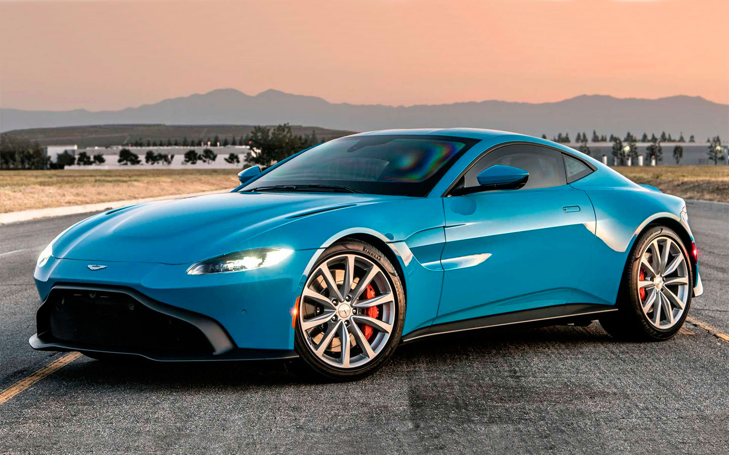 Aston Martin готовит новый суперкар ограниченного тиража к 2023 году