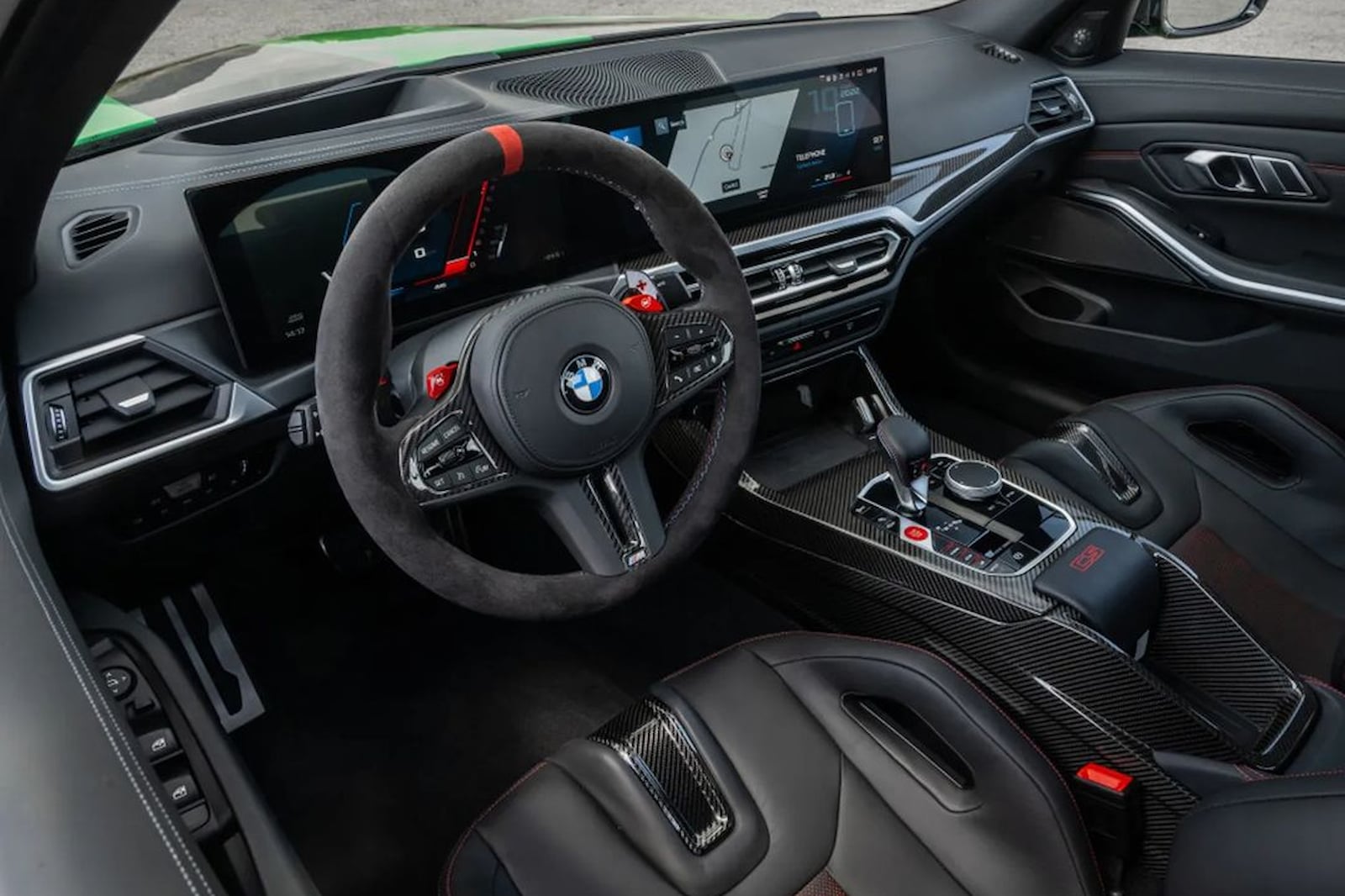 Зеленый BMW M3 CS попал в сеть перед презентацией