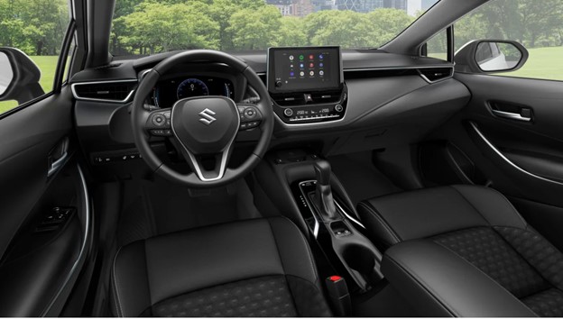 Универсал Suzuki Swace получил больше технологий и мощности