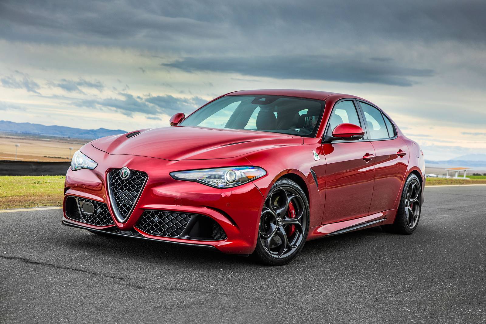 Alfa Romeo создаст конкурента BMW M5 мощностью 1000 л.с.
