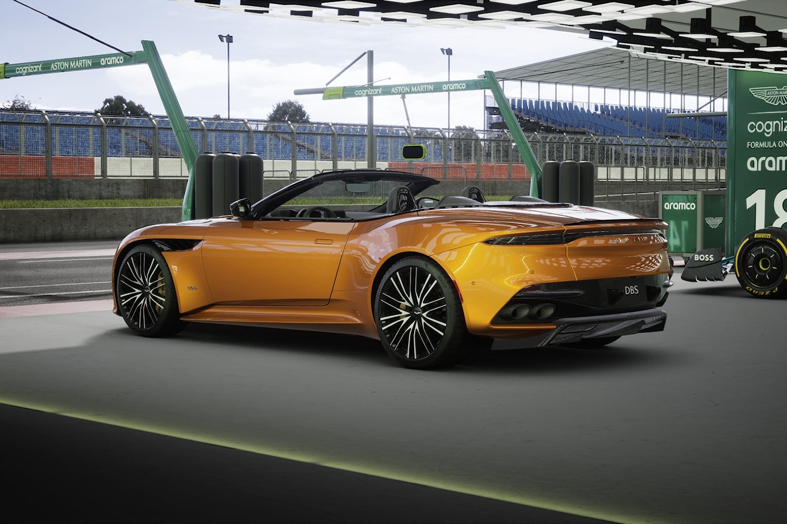 Aston Martin разослал снимки DBX, но мы поэкспериментировали и выбрали другие автомобили, в том числе DBS Volante и V12 Vantage Coupe.