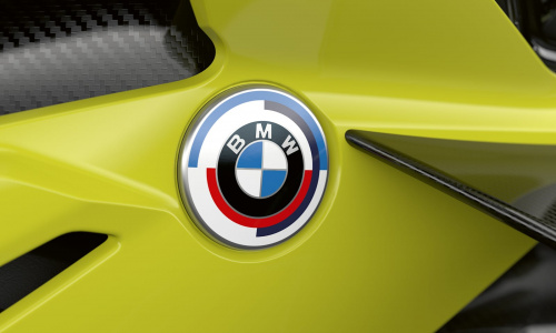 Первый в истории мотоцикл BMW M получил 50 Anniversary Pack