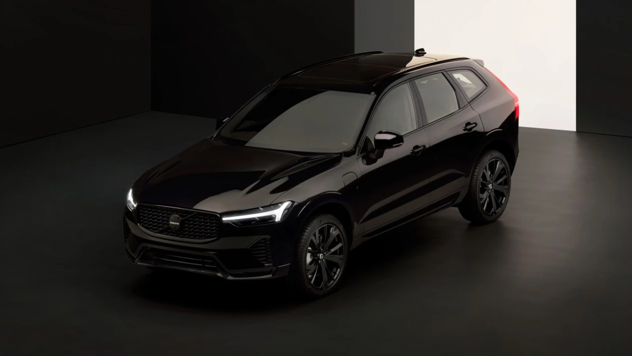 Новый Volvo XC60 Black Edition переходит на темную сторону