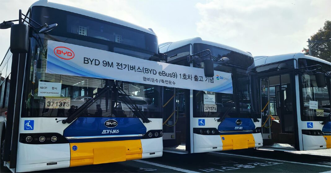 Кто-то, знакомый с индустрией электромобилей, упомянул: «Мы ищем партнерские отношения с дилерами в Сеуле, чтобы представить новые автомобили в июле». Это заявление подчеркивает стремление BYD установить прочное присутствие на рынке Южной Кореи, испо