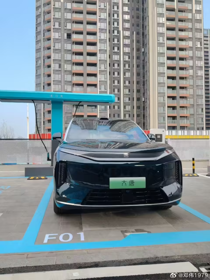 27 января в сети появились откровенные снимки нового флагманского внедорожника BYD