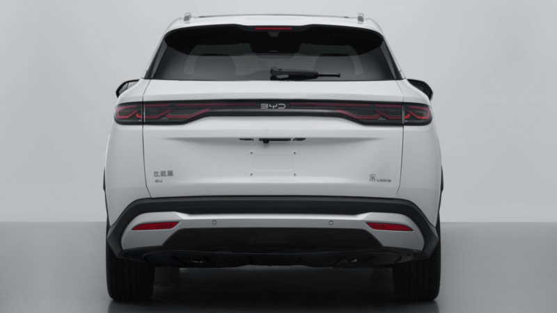 В Китае официально представлен среднеразмерный кроссовер BYD Song Ultra EV