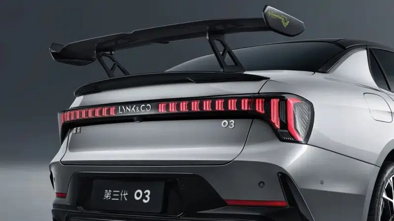 5 марта в Китае на рынок выйдет особая версия седана Lynk?&?Co?03 от Geely Automobile — Large Rear Wing Edition