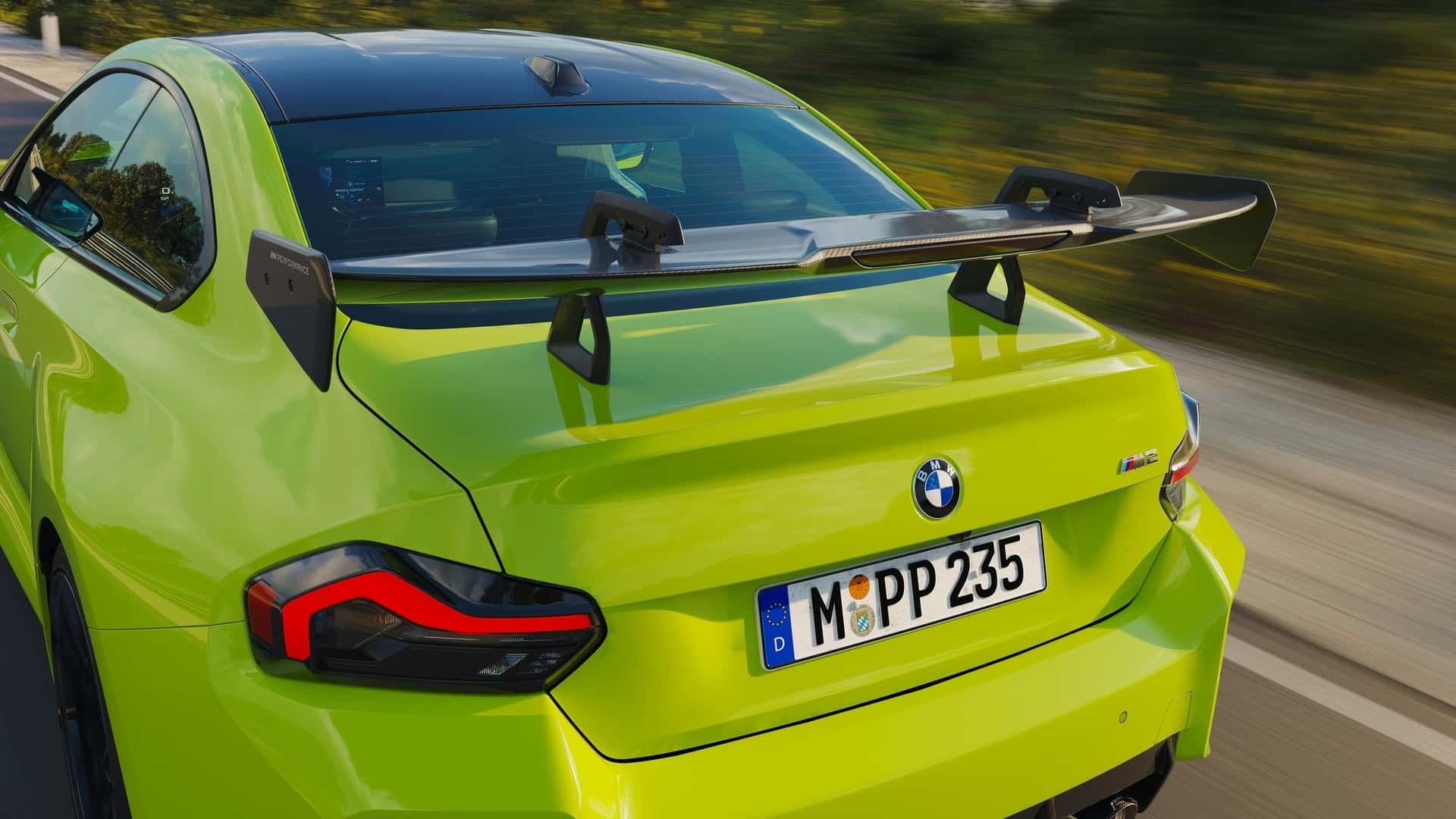 Недавно стало известно о скором выходе BMW M2 xDrive с полным приводом.