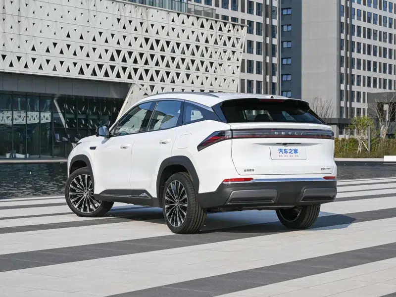 Как сообщает источник, на рынок модель выйдет в конце апреля.