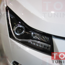 Передняя тюнинг-оптика с неоновой полосой Black Neon на Chevrolet Cruze 2