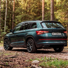 10824 Пакет дооснащения – Обвес RS – Тюнинг Skoda Kodiaq Полный комплект аэродинамического обвеса в стиле vRS для Skoda Kodiaq. В составе: юбка переднего бампера, задний диффузор с насадками, комплект дверных накладок