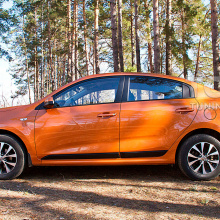 Молдинги Bastion PRO на двери Kia Rio 4