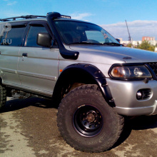 Расширители Bastion для Mitsubishi Challenger 1 / Pajero Sport 