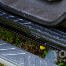 Накладки Bastion на внутренние пороги Nissan Navara D40