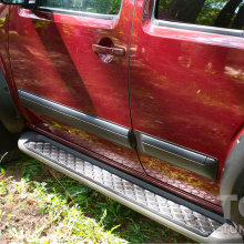 Молдинги Bastion Lite на двери Nissan Pathfinder R51