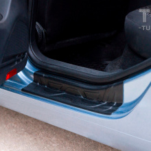 Накладки Bastion GT на внутренние пороги дверей Volkswagen Golf VI