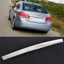 Накладка из нержавеющей стали на крышку багажника Chevrolet Cruze (2009-2015)