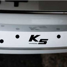 Защитный молдинг багажника - Стайлинг Киа Оптима Premium Metallic от производителя Zeo (Южная Корея).