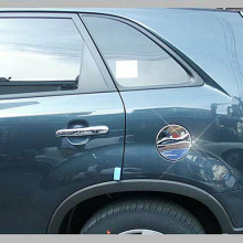 Стайлинг Киа Соренто - хромированная накладка на лючок бензобака - от компании Auto Clover.
