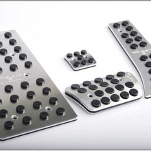 Тюнинг салона - алюминиевые накладки на педали - разные цвета - от производителя Better Grip.