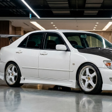 Накладки LXR на пороги Toyota Altezza is200