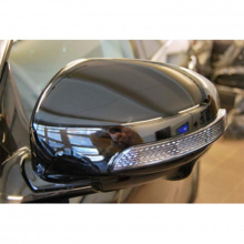 Облицовки зеркал с повторителями поворота на Infiniti QX70 (FX35, 37, 50)