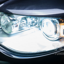 Volkswagen Tuareg - линза 5D New Night Series + ксеноновая лампа Narva D1S