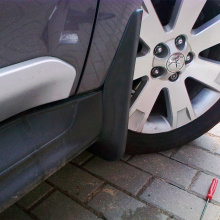 Передние брызговики 2 шт. на Mitsubishi Outlander 2