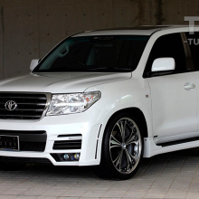 Обвес ZEUS Luv-Line на Toyota Land Cruiser 200 (дорестайлинг)