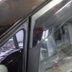 Дефлектор окон на Nissan Tiida