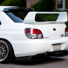 Спойлер крышки багажника  -  STI на Subaru Impreza WRX GD