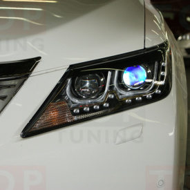 Передняя тюнинг-оптика  с ангельскими глазками VW Style V2 на Toyota Camry V50 (7)