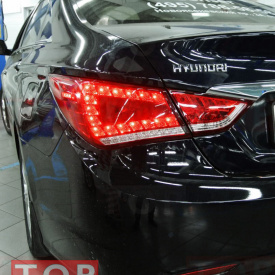 Задние тюнинг-фонари Red на Hyundai Sonata 6 (YF)