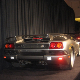 Спойлер на задний капот Individual на Lamborghini Diablo