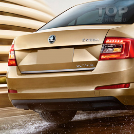 Оригинальная накладка на дверь багажника Octavia