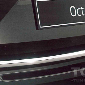 Оригинальная накладка на дверь багажника Octavia