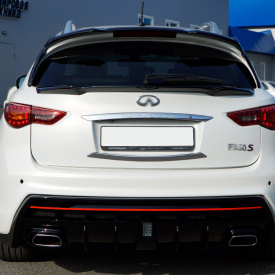 Задний бампер Draco SLIM с насадками  для Infiniti QX70 (FX35, 37, 50)