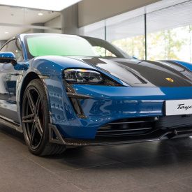 Капот Renegade для Porsche Taycan