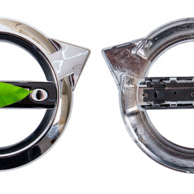 Хром эмблема в решетку радиатора для Volvo V40 (2012-2019) без камеры